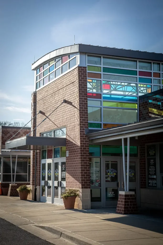 Dr. Mudd ES 5 Photo by Smolen Emr Ilkovitch Architects