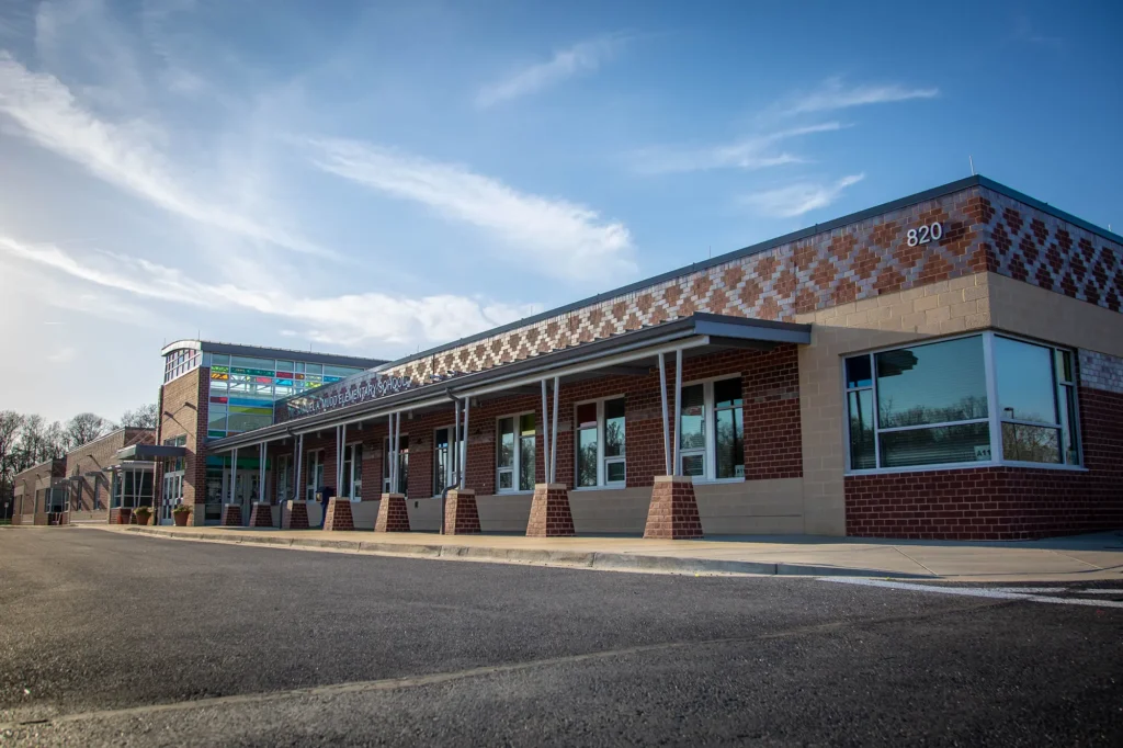 Dr. Mudd ES 6 Photo by Smolen Emr Ilkovitch Architects