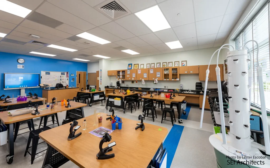 SEI- Eva Turner Science Photo by Smolen Emr Ilkovitch Architects